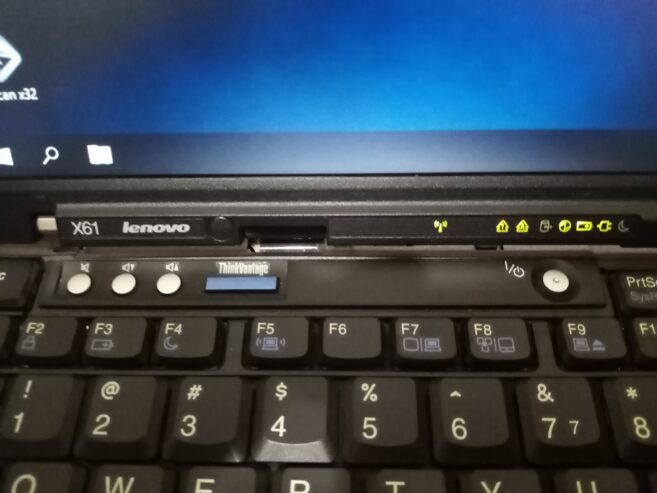 Lenovo ThinkPad X61 Laptop Core2Duo 2.40 GHz, 2GB Ram, 60GB Rom table.